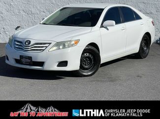 Used 2010 Toyota Camry LE image 1