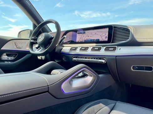 Certified 2025 Mercedes-Benz GLS 63 AMG 4MATIC image 22