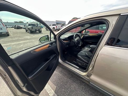 Used 2015 Lincoln MKC FWD w/ Equipment Group 101A Select image 10