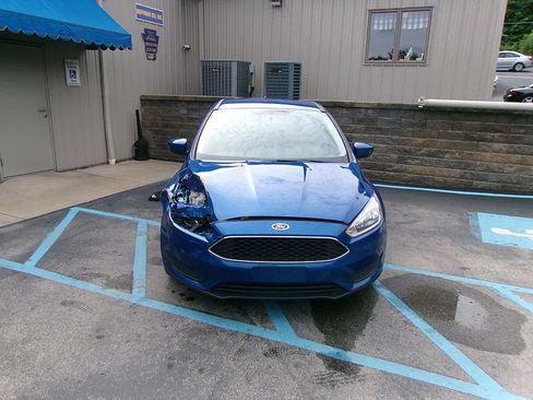 Used 2018 Ford Focus SE FWD image 4