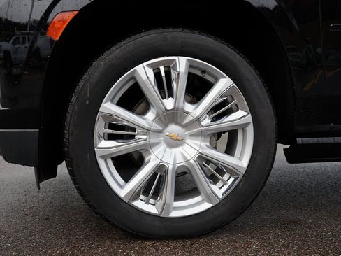 Used 2023 Chevrolet Suburban High Country w/ Premium Package image 33