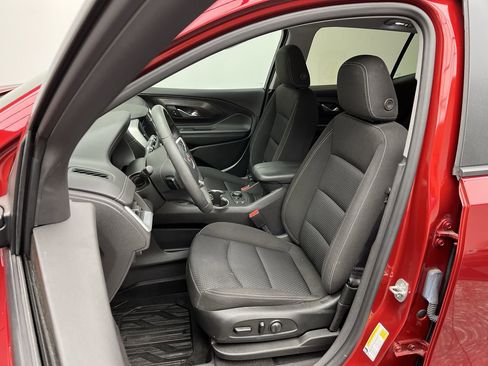 Certified 2024 GMC Terrain SLE w/ Driver Convenience Package image 9