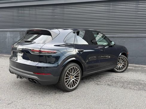 Certified 2023 Porsche Cayenne Platinum Edition AWD/4WD image 10