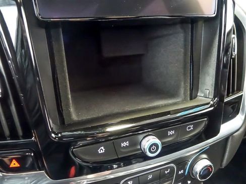 Used 2023 Chevrolet Traverse RS w/ LPO, Floor Liner Package image 28