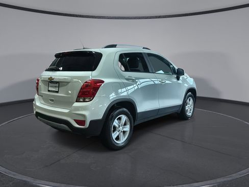 Used 2021 Chevrolet Trax LT AWD/4WD image 8