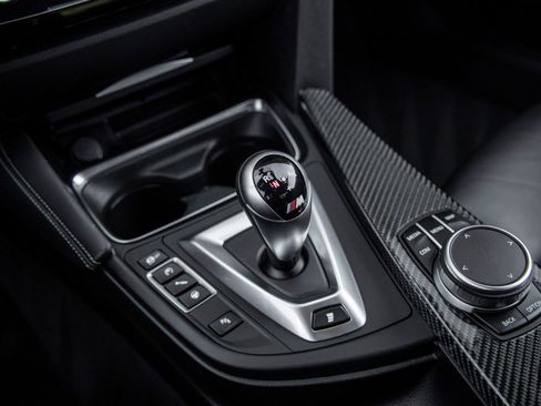 Used 2020 BMW M4 Convertible RWD image 27