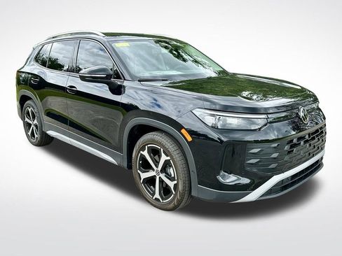 New 2026 Volkswagen Tiguan SE FWD image 3