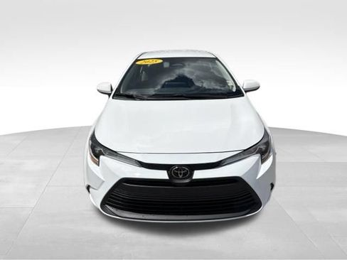 Used 2025 Toyota Corolla LE FWD image 7