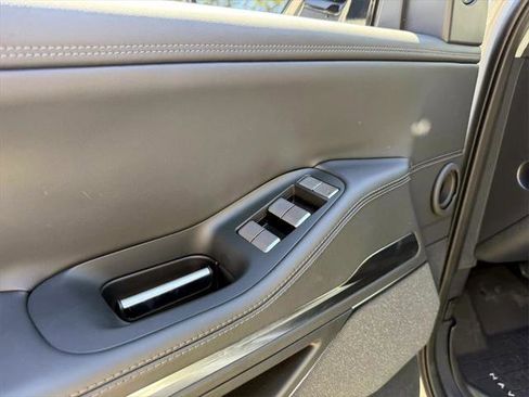 New 2025 Lincoln Navigator L Reserve image 13