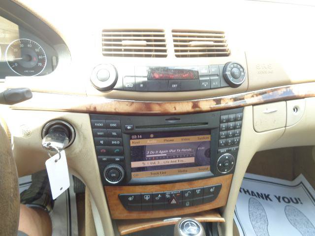Used 2009 Mercedes-Benz E 350 4MATIC Sedan image 34