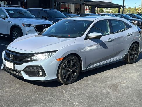 Used 2019 Honda Civic Sport Touring image 4