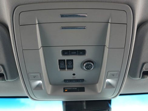 Used 2018 Chevrolet Tahoe Premier RWD image 24