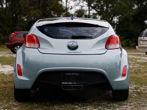 Used 2016 Hyundai Veloster image 7