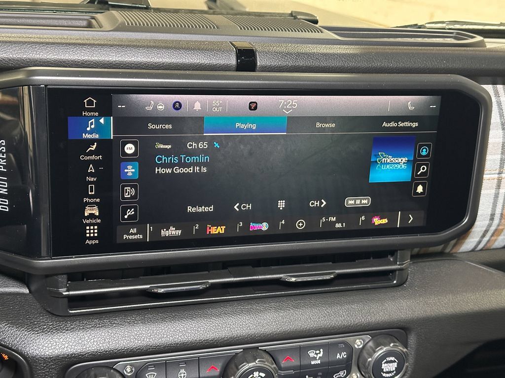 New 2026 Jeep Gladiator Sport AWD/4WD image 24