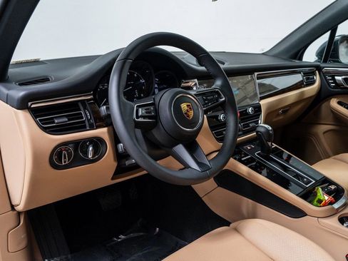 New 2026 Porsche Macan image 13