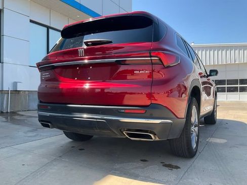 Used 2025 Buick Enclave Preferred AWD/4WD image 36