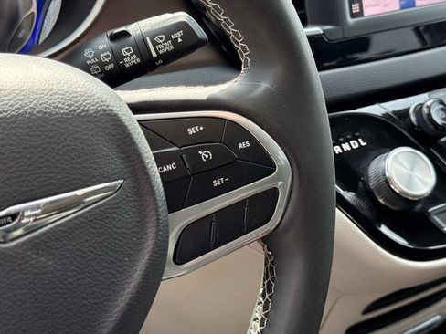 Used 2023 Chrysler Voyager LX FWD image 30