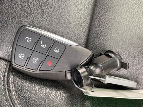 Used 2022 Chevrolet Tahoe Z71 w/ Luxury Package image 29