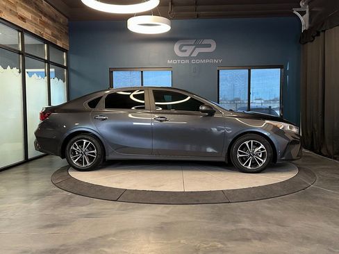 Used 2024 Kia Forte LXS w/ LXS Technology Package FWD image 2