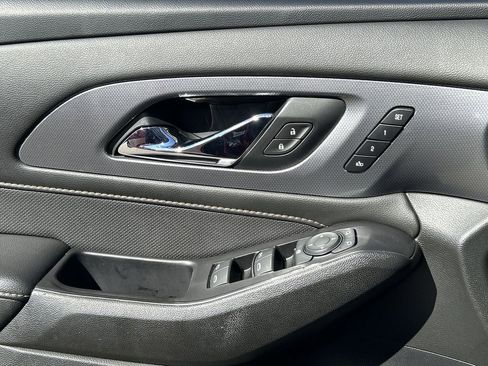 Used 2020 Chevrolet Traverse Premier image 24