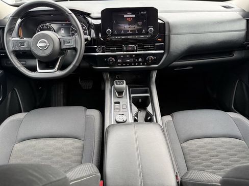Used 2024 Nissan Pathfinder SV AWD/4WD image 8