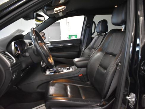 Used 2022 Jeep Grand Cherokee Limited w/ Technology Group image 12