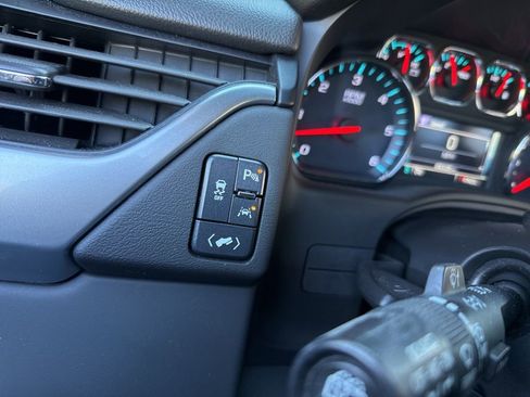 Used 2020 Chevrolet Tahoe LT image 38