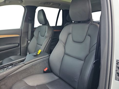 Used 2024 Volvo XC90 B5 Plus w/ Protection Package Premier AWD/4WD image 12