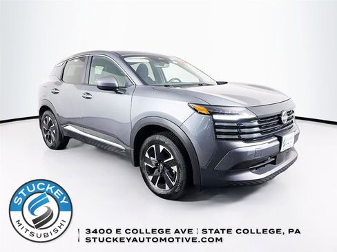 Used 2025 Nissan Kicks SV w/ Illumination Package AWD/4WD image 1