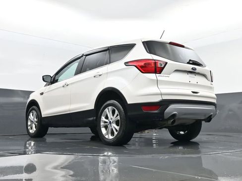 Used 2019 Ford Escape SE image 23
