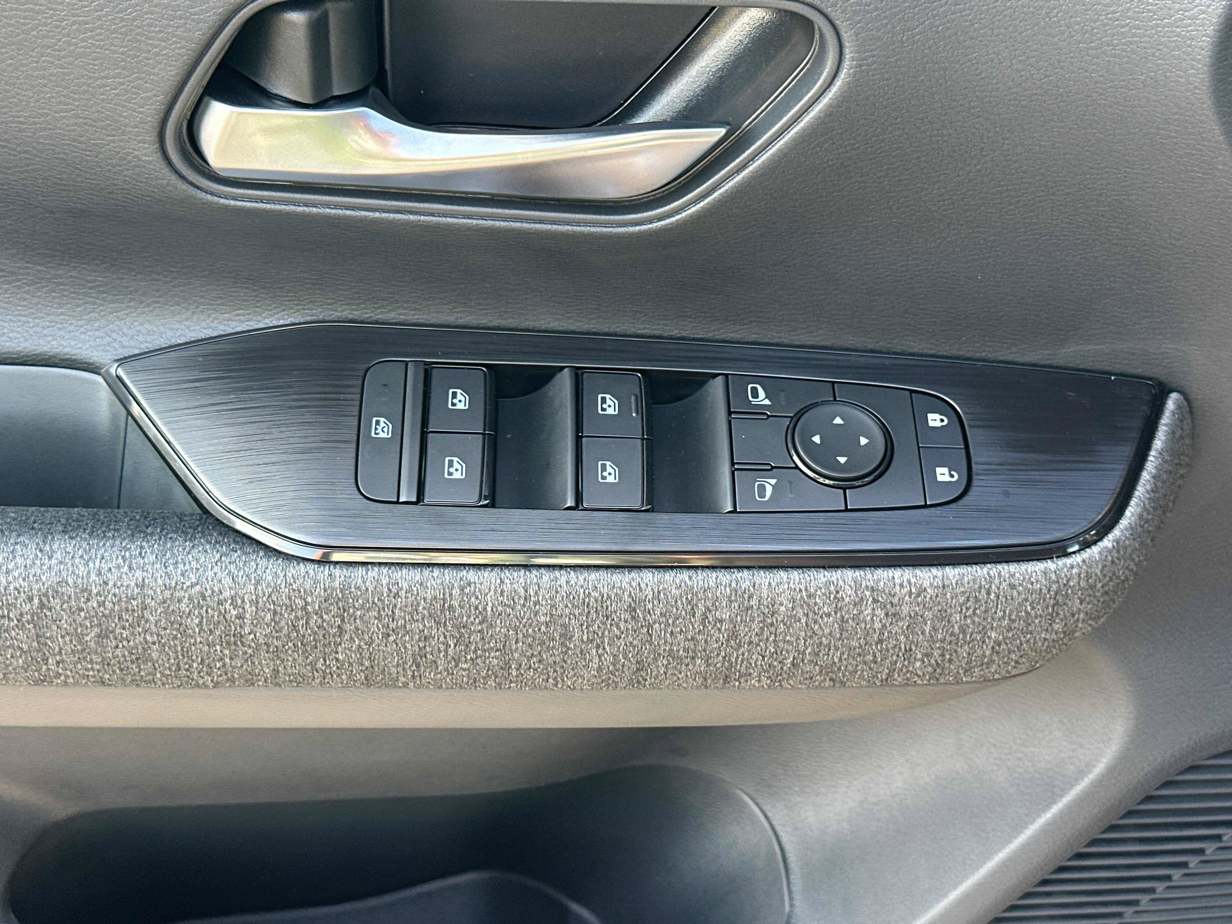 New 2027 Nissan Kicks SV AWD/4WD image 19