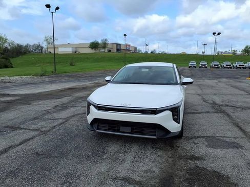 Used 2025 Kia K4 EX FWD image 37