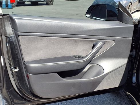 Used 2021 Tesla Model 3 Standard Range Plus image 29