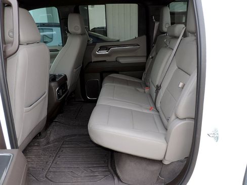 Certified 2023 GMC Sierra 1500 SLT image 14