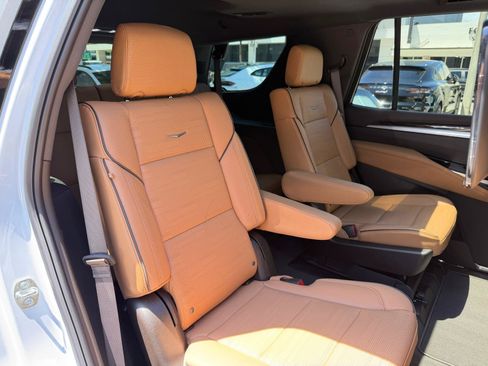 Used 2026 Cadillac Escalade Luxury w/ Touring Package AWD/4WD image 58