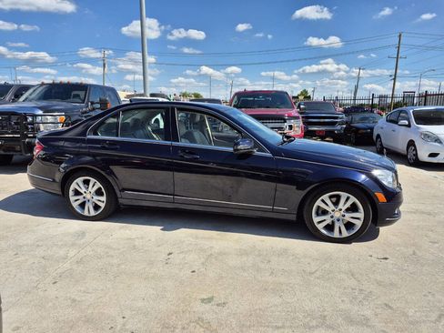 Used 2011 Mercedes-Benz C 300 4MATIC Sedan image 7
