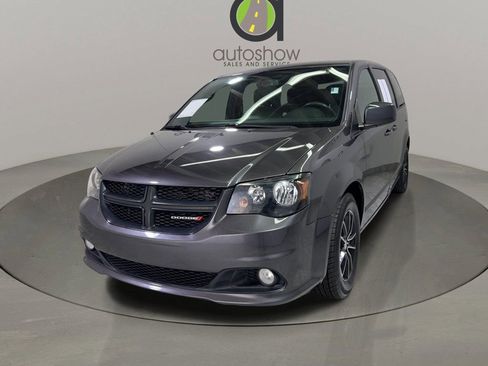 Used 2018 Dodge Grand Caravan SXT w/ Blacktop Package image 3