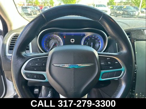 Used 2018 Chrysler 300 Touring w/ Chrome Appearance Package RWD image 19