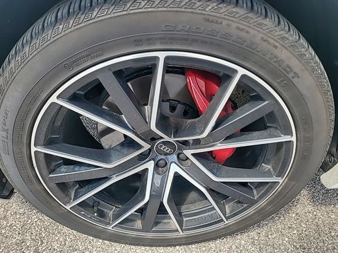 Used 2022 Audi Q8 Prestige AWD/4WD image 3