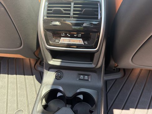 Used 2021 BMW X7 xDrive40i w/ Executive Package AWD/4WD image 25