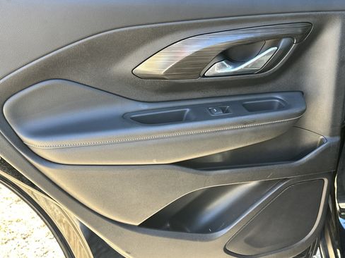 Used 2024 GMC Terrain SLE image 21