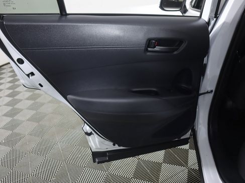 Used 2024 Toyota Corolla Cross LE image 21