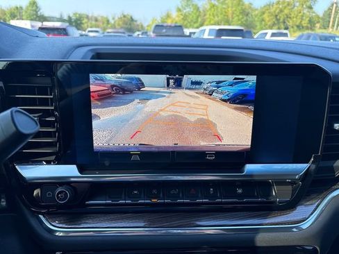 Used 2023 Chevrolet Silverado 1500 LT AWD/4WD image 15