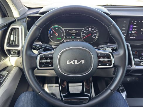 Used 2023 Kia Sorento EX image 24