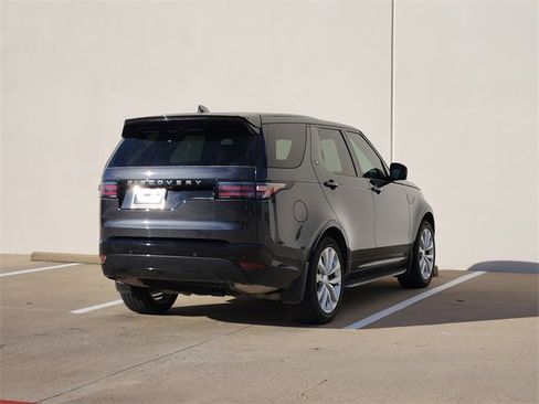 Used 2024 Land Rover Discovery Dynamic SE image 7