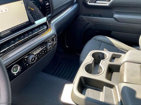 Used 2023 Chevrolet Silverado 1500 LT AWD/4WD image 20