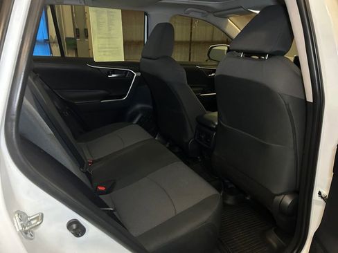 Used 2024 Toyota RAV4 XLE w/ Convenience Package FWD image 17