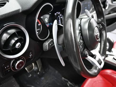 Used 2022 Alfa Romeo Stelvio Veloce image 23