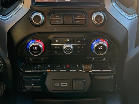 Used 2021 GMC Sierra 1500 Elevation w/ Preferred Package image 23