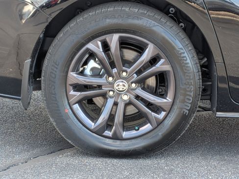 Used 2025 Toyota Sienna XSE w/ XSE Premium Package image 11